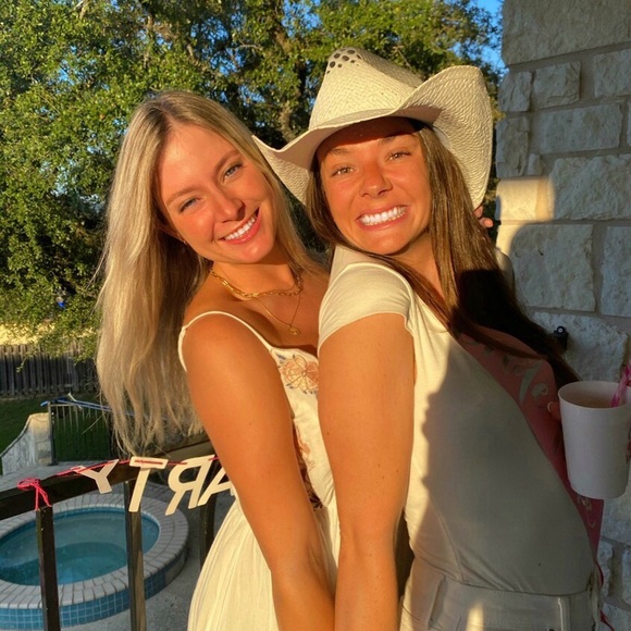 Meet your Posher, Alexandria - Picture 2 of 7